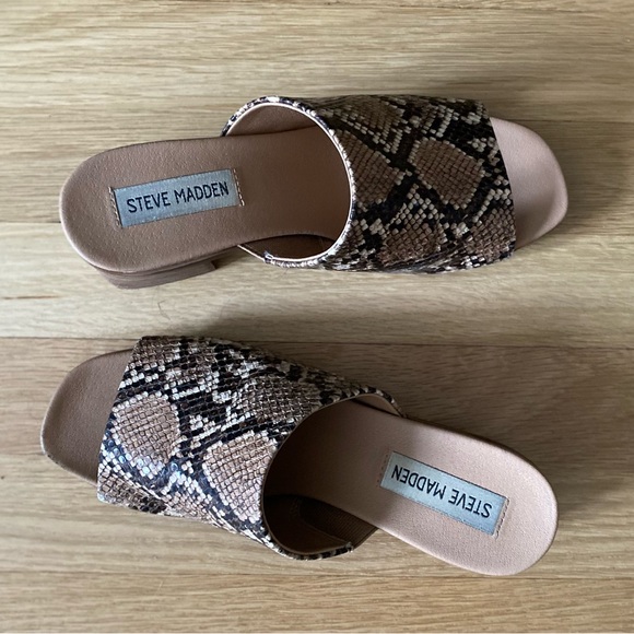 Steve Madden ALESSIA SNAKE-PRINT MULE SANDALS IN TAN SNAKE - Picture 8 of 9